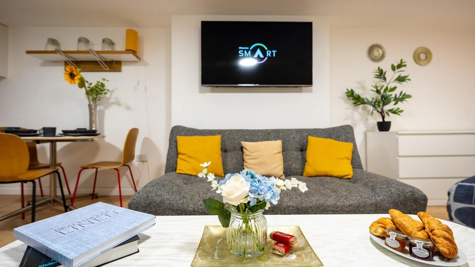 Urbanvogue Apartment In City Centre Up To 5 People Brighton United Kingdom