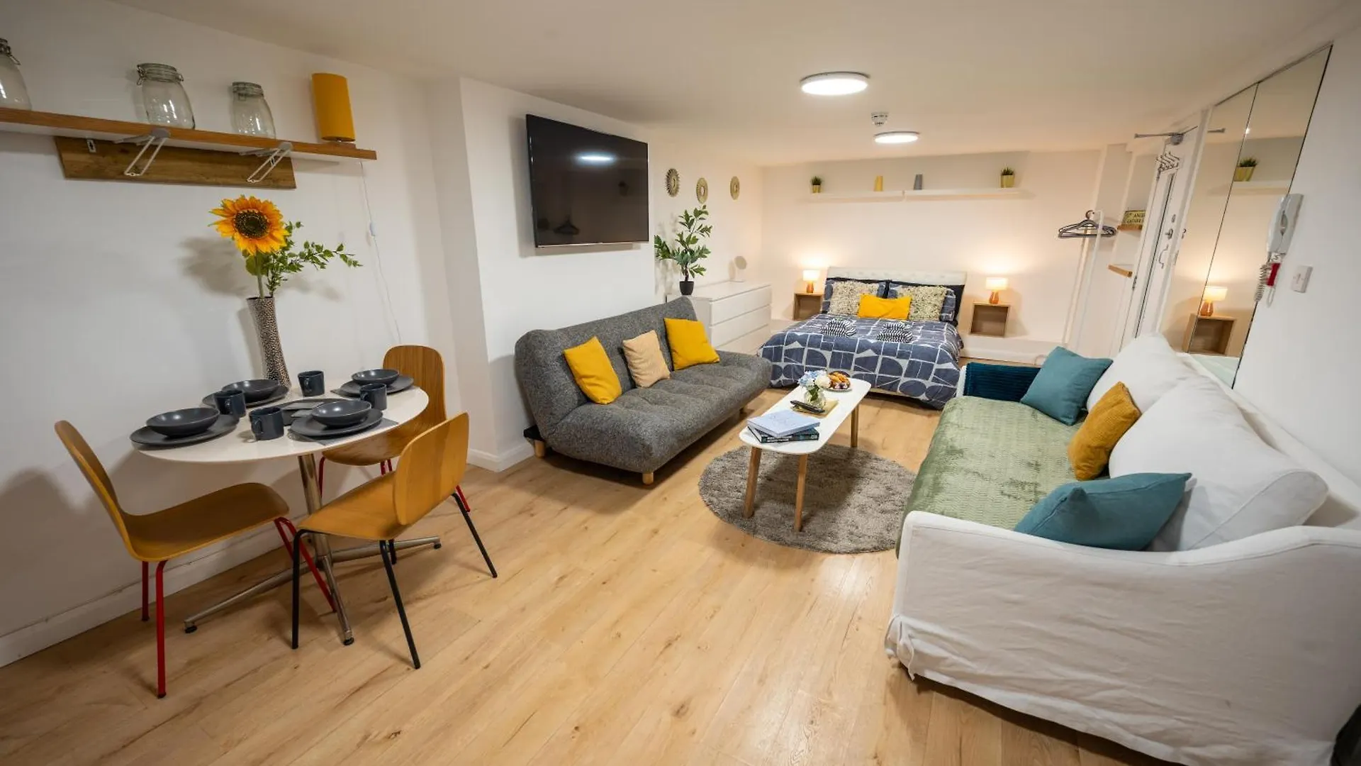 Urbanvogue Apartment In City Centre Up To 5 People Brighton