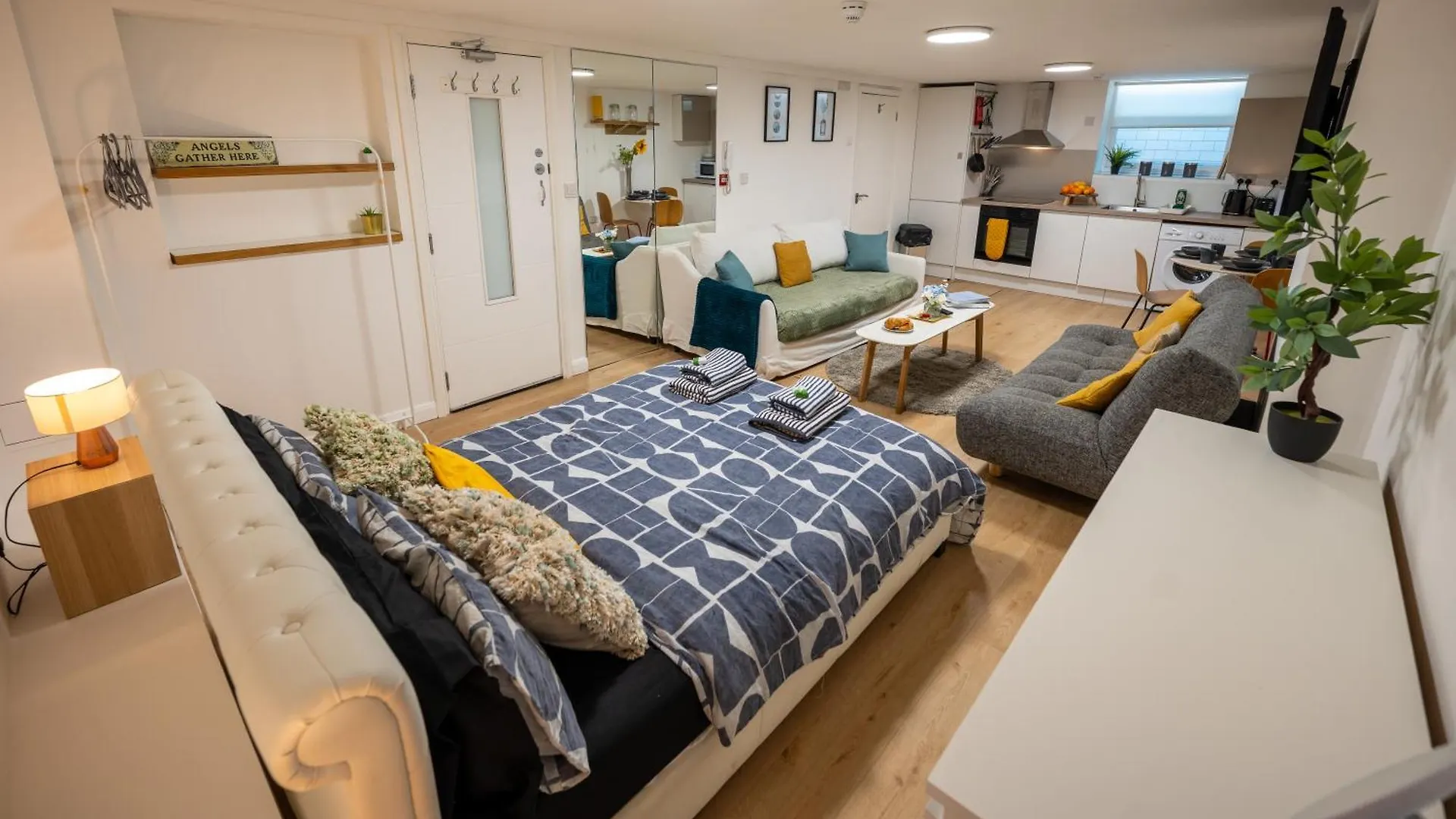 Urbanvogue Apartment In City Centre Up To 5 People Brighton United Kingdom