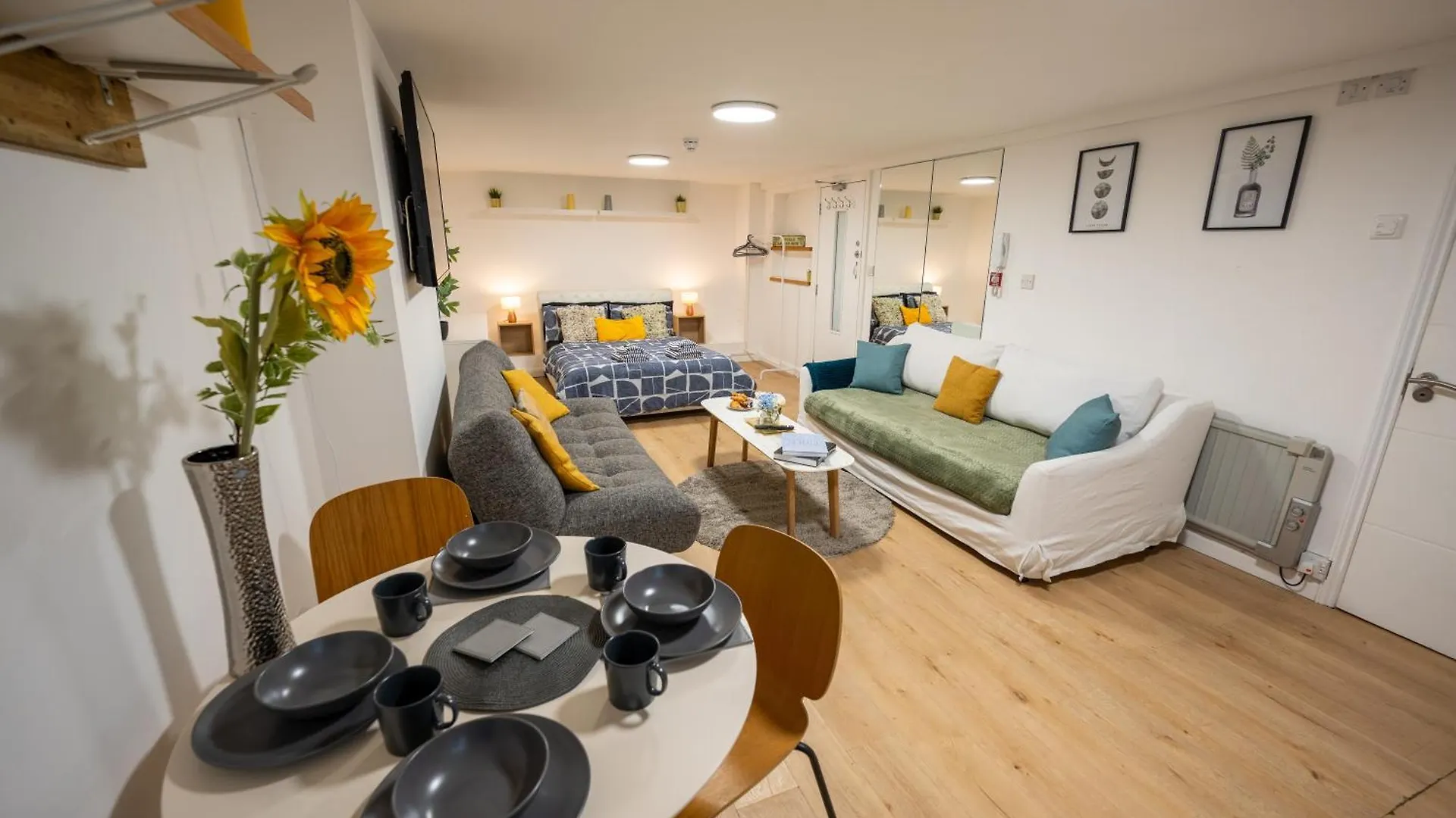 Urbanvogue Apartment In City Centre Up To 5 People Brighton 0*,