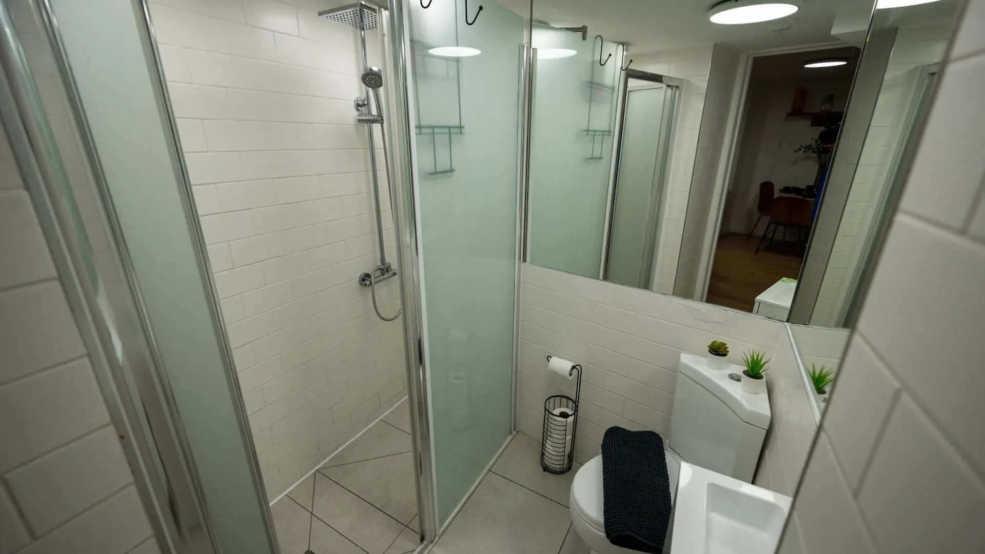 Urbanvogue Apartment In City Centre Up To 5 People Brighton United Kingdom